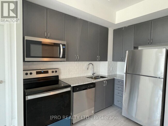 Photo du bâtiment - 3220-3220 Sheppard Ave E