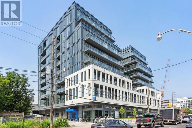 Building Photo - 500-500 Dupont St