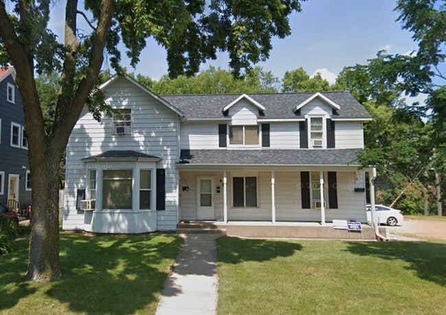 Building Photo - 846 E Grand Ave