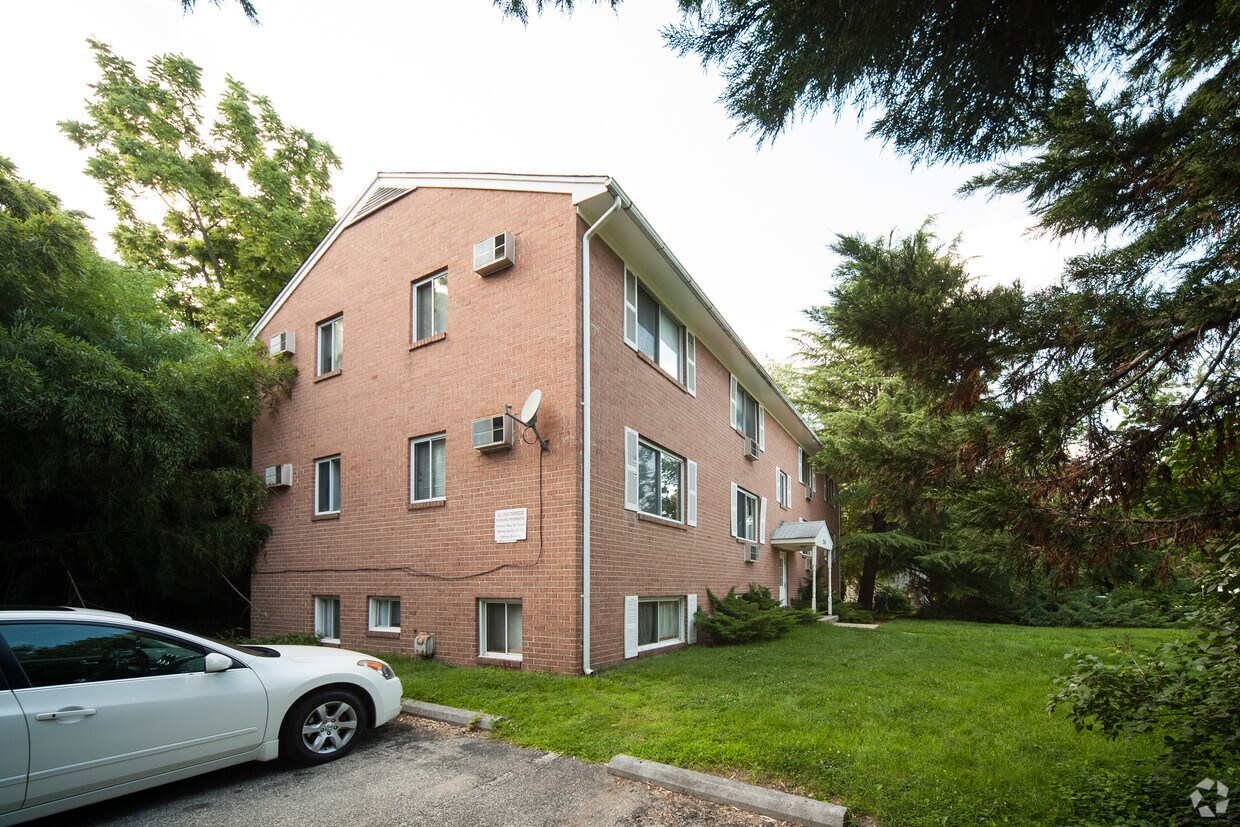 Primary Photo - 7310 Columbia Ave