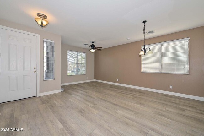 Foto del edificio - 26928 N 84th Ave