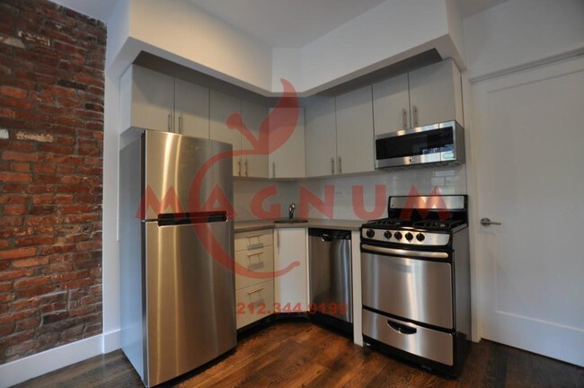 Building Photo - 247 E 39th St