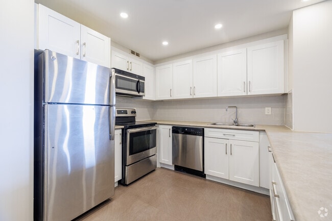 Building Photo - Brookbanks Apartments