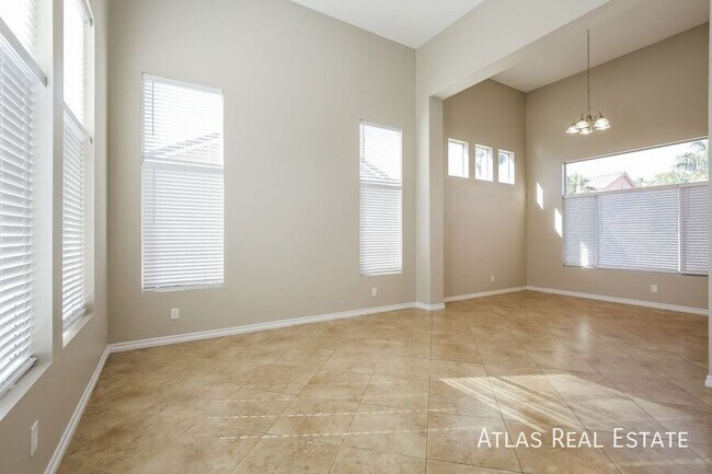 Foto del edificio - 1030 W Moorpoint Dr