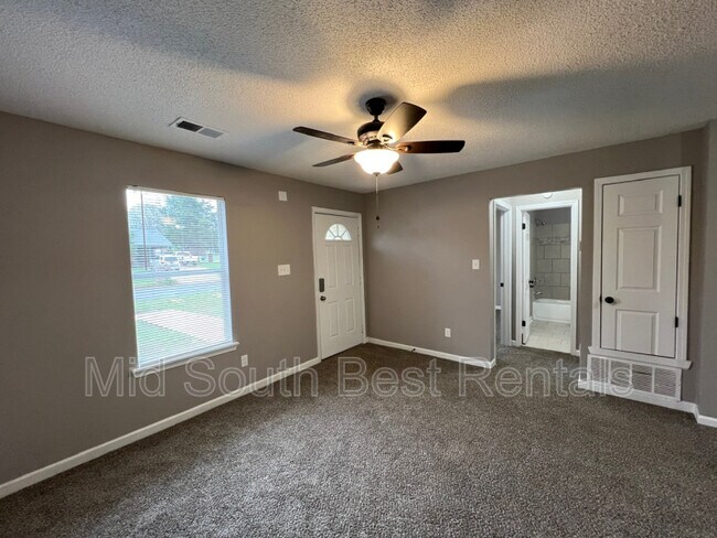 Building Photo - 3837 Black Forest Dr