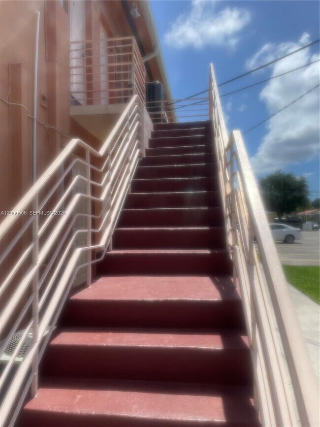 Foto del edificio - 3430 SW 10th St