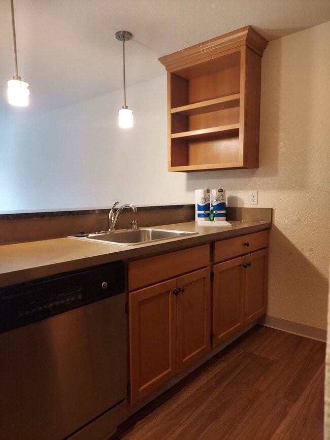 Kitchen - Pinehurst Apartments