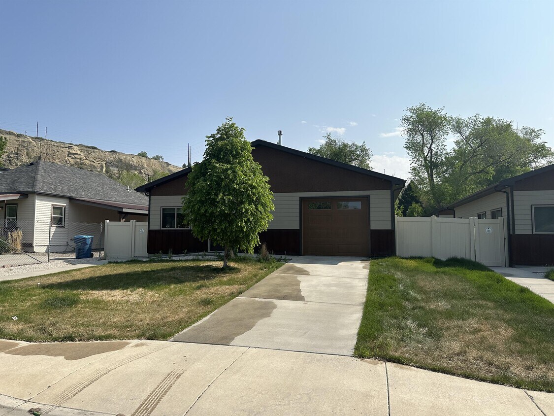 715 17th St W, Billings, MT 59102 House Rental in Billings, MT