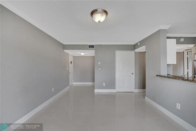 Building Photo - 2600 S University Dr