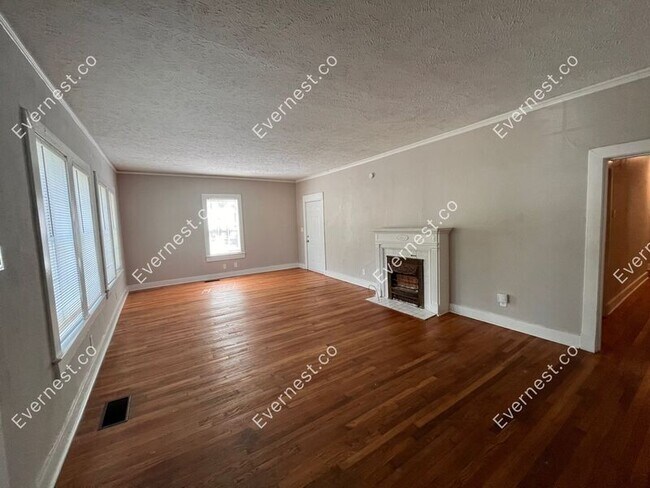 Building Photo - 465 E Ridgeway St