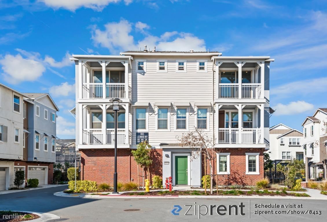 Primary Photo - 3 br, 3.5 bath Townhome - 8595 Leeward Way...