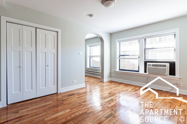 Building Photo - 560 W Arlington Pl