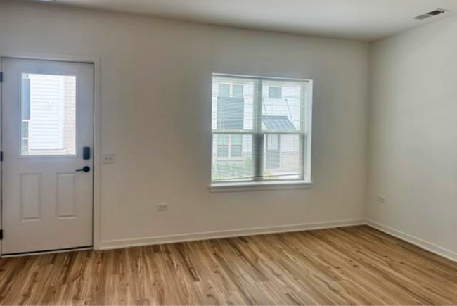 Foto del edificio - New Construction 3BR/2.5BA Townhome with Attached Garage in Oak Forest, Make your move less expen...
