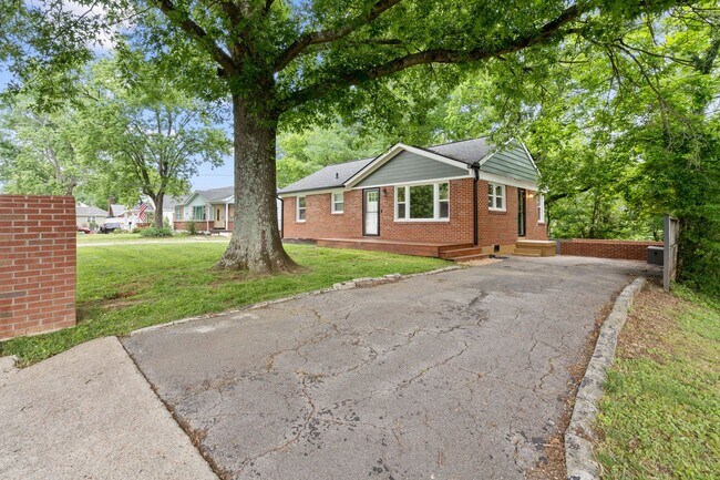 Foto del edificio - Beautiful home just north of downtown Colu...