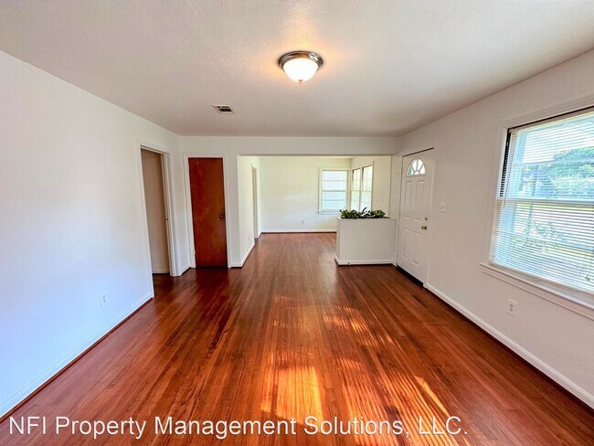 Building Photo - 3 br, 1 bath House - 102 Ariola Ave