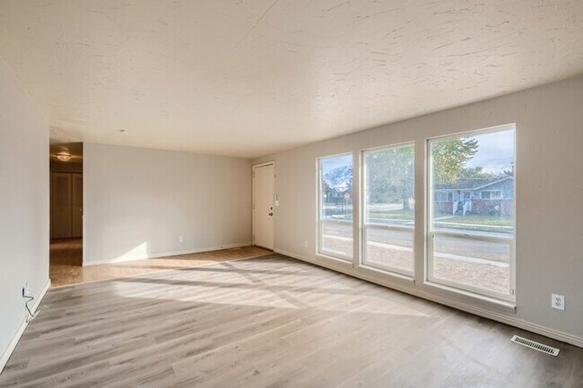 Building Photo - 8610 South 910 East, Sandy, UT, 84094