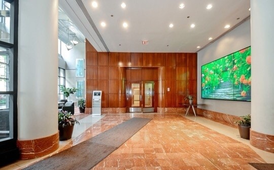 Building Photo - 211 E Ohio St