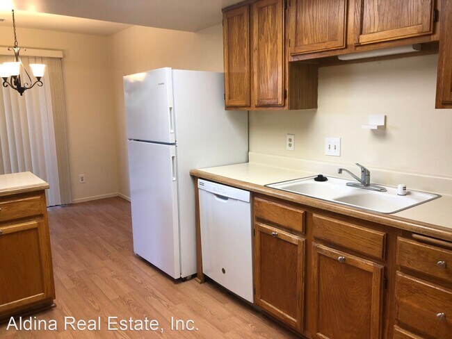 Building Photo - 3 br, 2.5 bath House - 121 Terry Loop