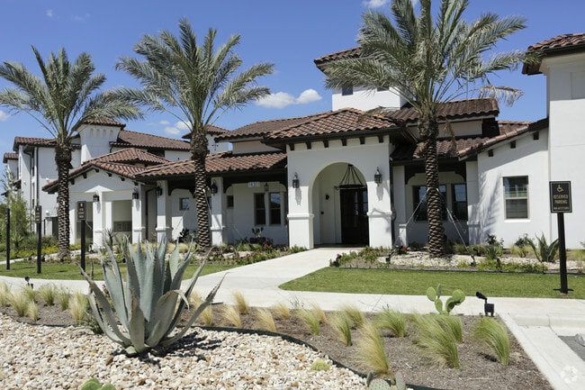 Foto del edificio - Ambrosio Apartments