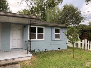 Building Photo - 1519 Balsam St