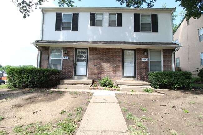 Foto del edificio - 2 Bedroom 1 Bath Duplex In The Waldo Area