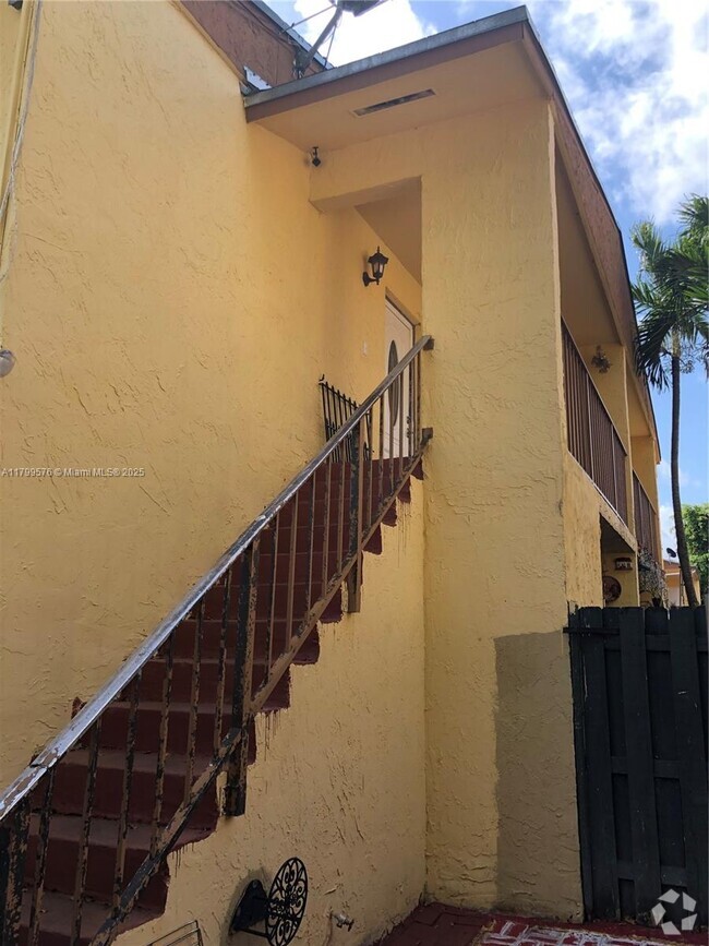 Building Photo - 15421 SW 81st Cir Ln