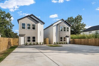 Building Photo - 1031 North Ln