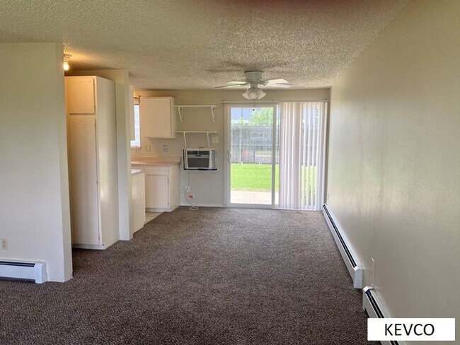 Foto del edificio - Charming Brick Two-Story Townhouse with Patio