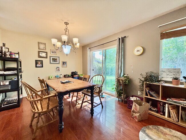 Foto del edificio - 3 bed, 2.5 Bath House in Central-West Fort Collins! Available July 10th!