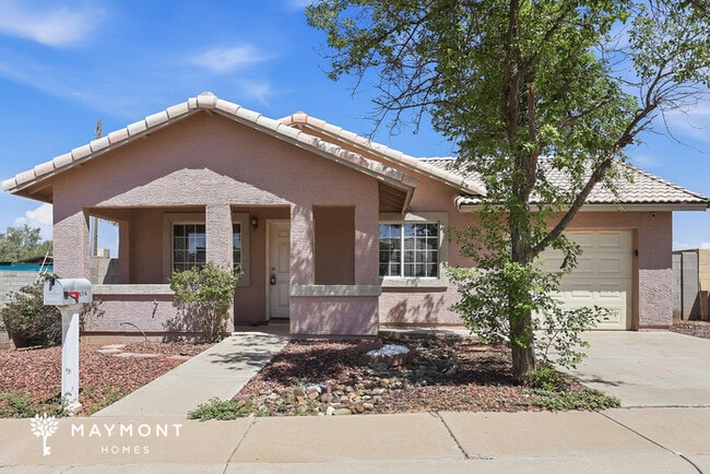 Building Photo - 674 W Ramos Dr