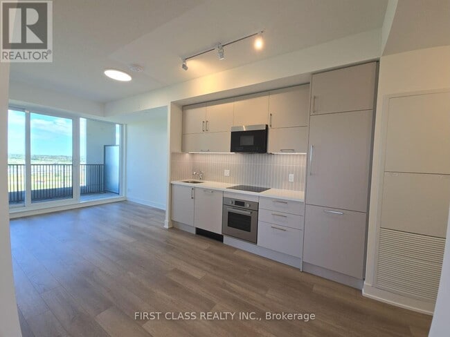 Building Photo - 56-1556 Andre de Grasse St