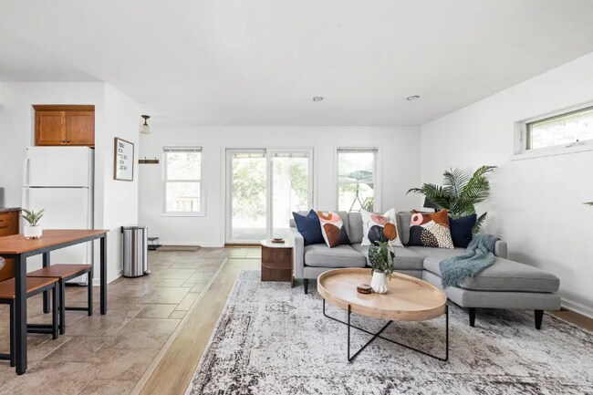 Foto del edificio - 6721 Riverfront Ave