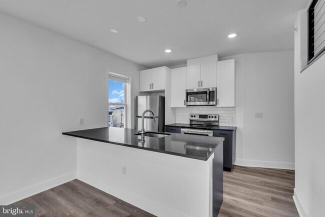 Foto del edificio - 330 Cecil B. Moore Ave