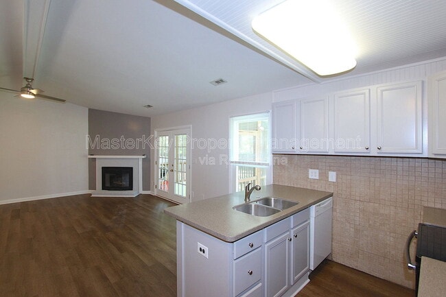 Foto del edificio - 1610 Burnley Dr