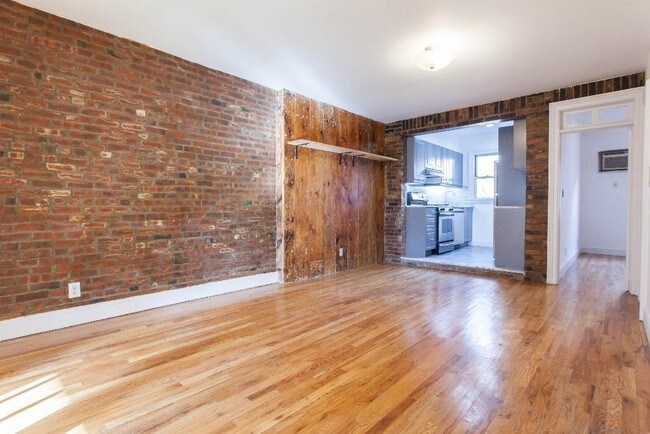 Building Photo - 91 N 7th St