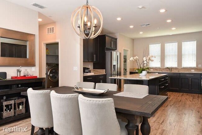Building Photo - 4 br, 3.5 bath Townhome - 52 Granada