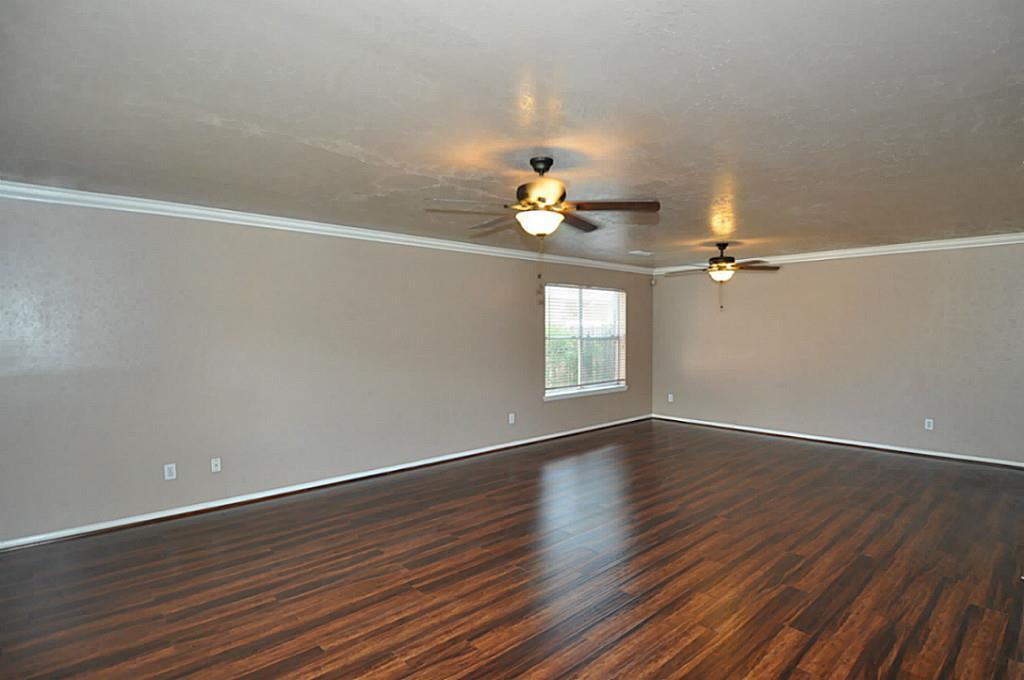 Primary Photo - 23119 S Waterlake