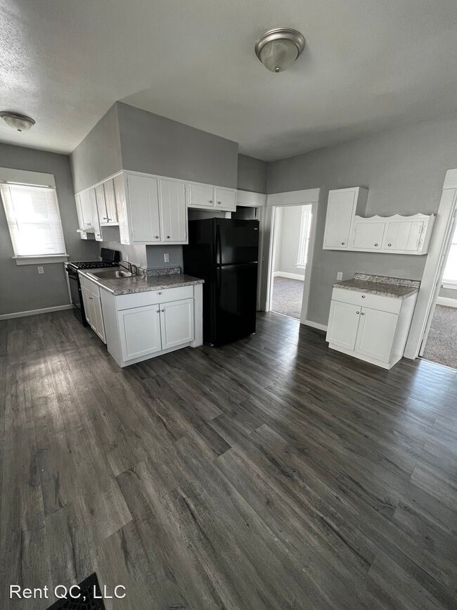 Building Photo - 3 br, 1 bath House - 1723 W. Locust Street