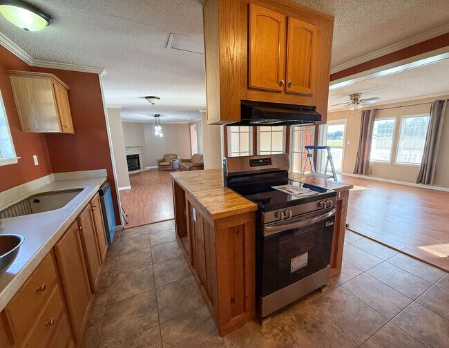 Foto del edificio - 311 Benton Pond Rd