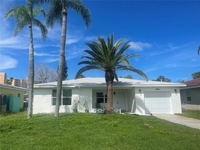 Building Photo - 928 Lantana Ave