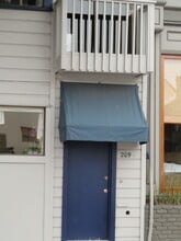 Building Photo - 207-209 Grand Ave