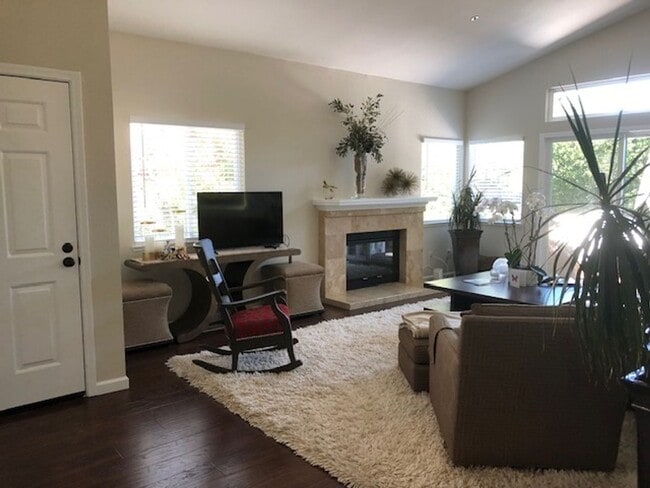 Building Photo - Updated North Napa Three Bedroom Home