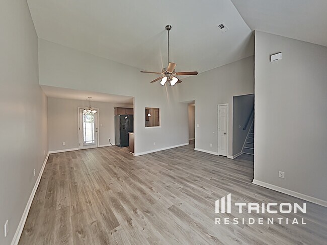 Foto del edificio - 586 Cameo Ct