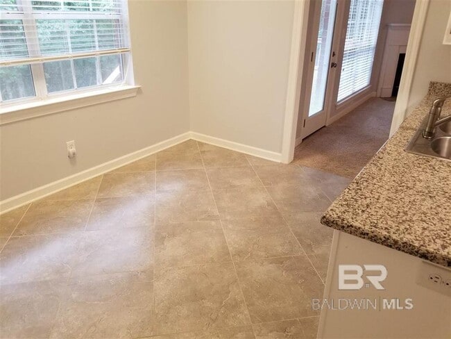 Building Photo - 105 Diane Cir