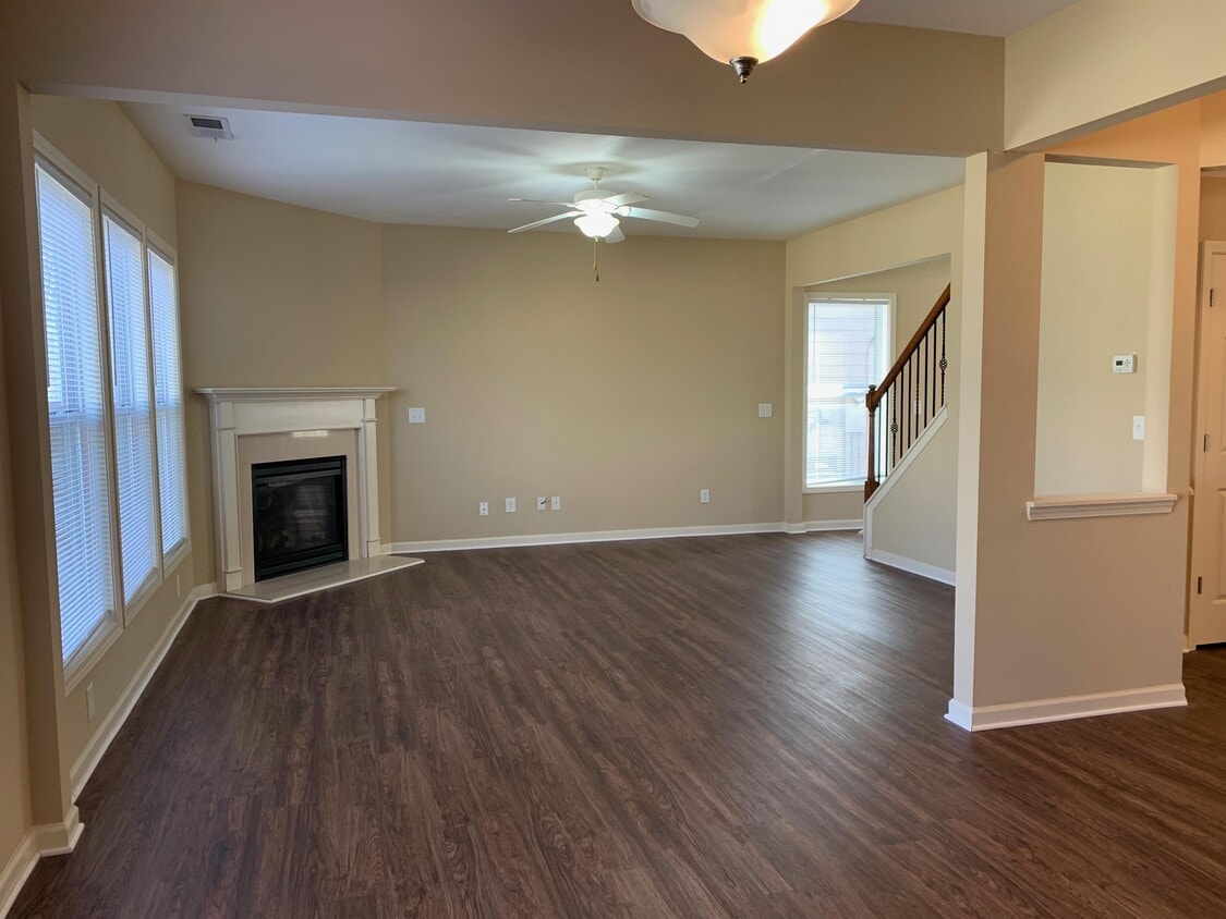 Primary Photo - 5990 Crestwick Wy