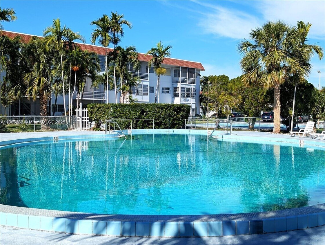 Foto principal - 1280 NW 43rd Ave