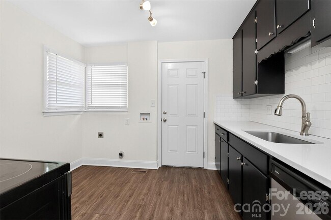 Foto del edificio - 3441 Commonwealth Ave