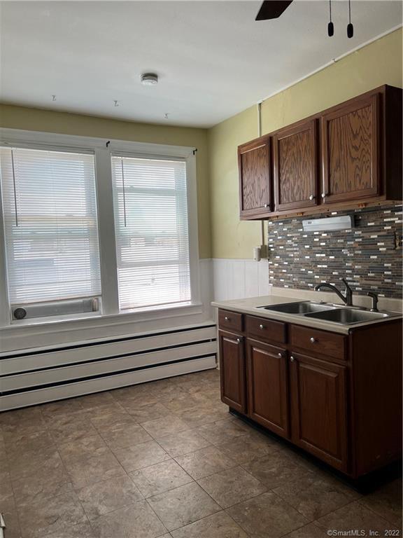 586 Franklin Ave Unit 2South, Hartford, CT 06114 Room for Rent in