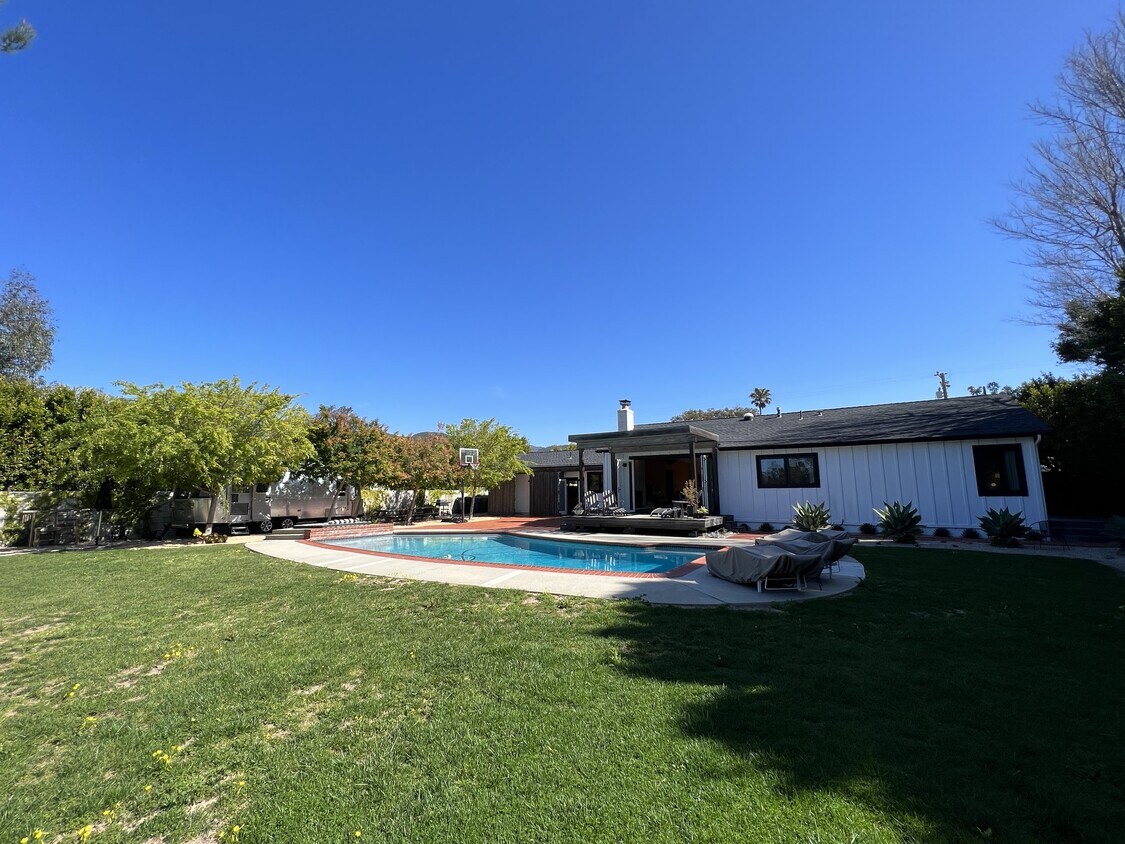 Foto principal - 6655 Dume Dr