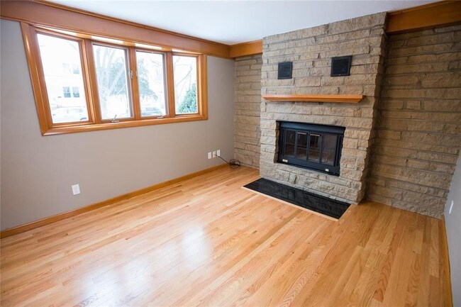 Foto del edificio - 330 N Gilbert St